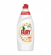 Средство для мытья посуды Fairy Нежные руки 650мл, ромашка/ витамин E, гель, пена-эффект